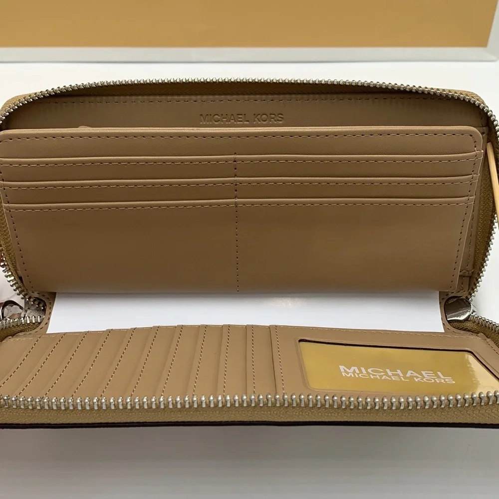 MICHAEL KORS LARGE TRAVEL CONTINENTAL WRISTLET WALLET CAMEL MULTI NWT
